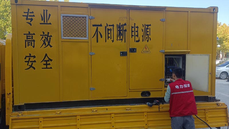 灵武柴油发电机组和UPS电源配合使用时，如何避免切换过程中的电力中断？